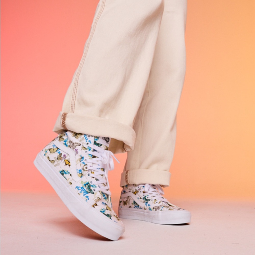 Vans Sk8-Hi Tapered Skate Shoe - White / Butterflies sz6🤍